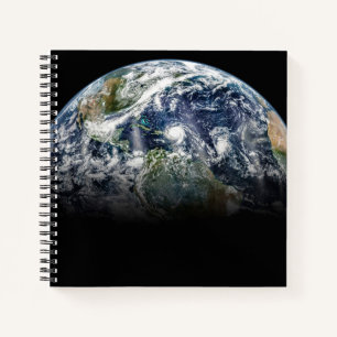 Mosaikbild des Planeten Erde mit 3 Hurrikanen Notizbuch