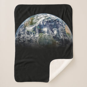 Mosaikbild des Planeten Erde mit 3 Hurrikanen Sherpadecke