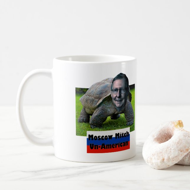 Moskau Mitch ist unamerikanisch, Schildkröte, Flag Kaffeetasse (Mit Donut)