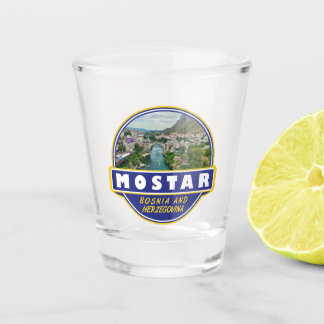 Mostar Bosnien und Herzegowina Reisetitelemblem Schnapsglas