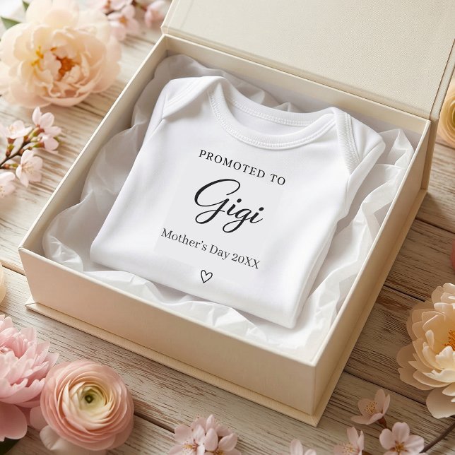 Mother’s Day Pregnancy Reveal Gift for Gigi Baby Strampler (Mother’s Day Pregnancy Reveal Gift for Gigi Baby Bodysuit)