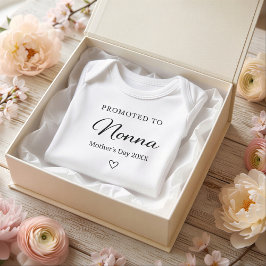 Mother’s Day Pregnancy Reveal Gift for Nonna Baby Strampler