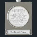 Motivierend Anführungsbotschaft für Gebet Banner-Ornament Silber<br><div class="desc">Personalisiertes Gebet Song Zitat-Satz oder Text zweiseitig elegante Silver Plated Banner Ornament. Gut zu Weihnachten. Vollständig anpassbarer schwarzer Text auf beiden Seiten (zwei verschiedene Texte) und weißer schlichter Hintergrund. Sie können Ihre eigene Nachricht, Liebe Brief, inspirierendes, motivierend Zitat, Gedicht, etc schreiben, oder Sie können einfach verlassen The Serenity Gebet hat...</div>