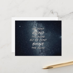 Motivierend Inspiration für die Grind- und Shine-S Postkarte