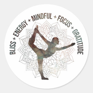 Motivierend Worte für Dankbarkeit Yoga Pose braun Runder Aufkleber