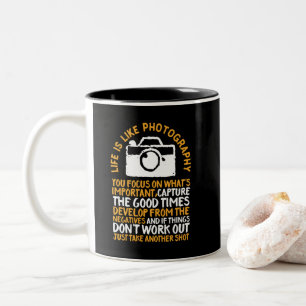 Motivierende Fotografie - Konzentriere dich auf da Zweifarbige Tasse