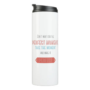 Motivierender typografischer Retro-Stil Thermosbecher