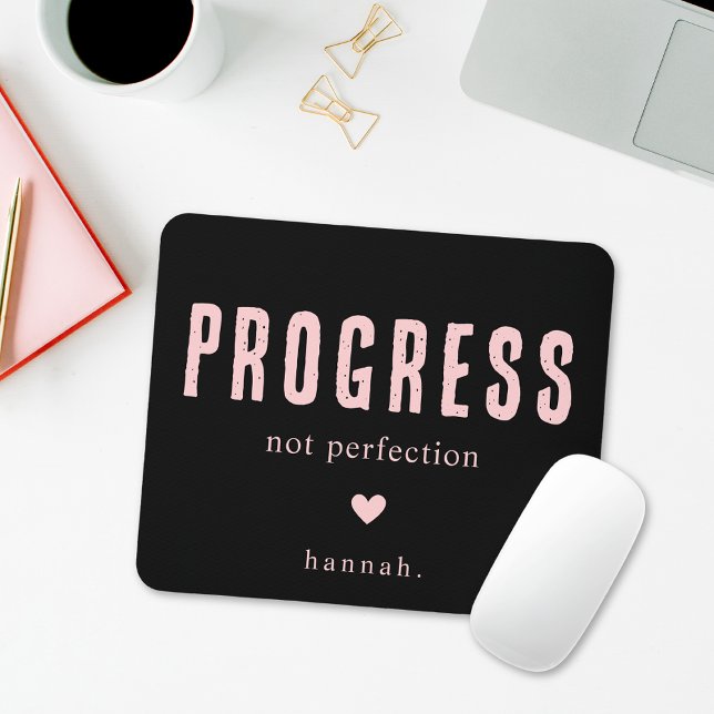 Motivierendes Zitat in schwarzer und rosa Typograf Mousepad (Von Creator hochgeladen)