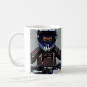 Moto stellen Kaffee-Tasse gegenüber Tasse