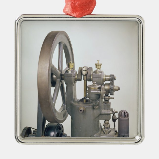 Motor der internen Verbrennung, 1876 Silbernes Ornament (Vorne)