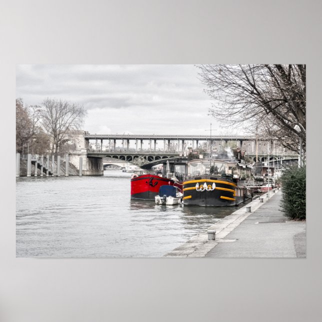 Motorboote in der Nähe von Pont Bir-Hakeim - Paris Poster (Vorne)