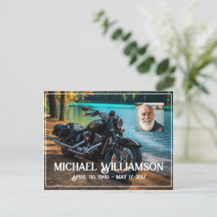 Motorrad in der Nähe der Wasserfeier des Lebens Postkarte