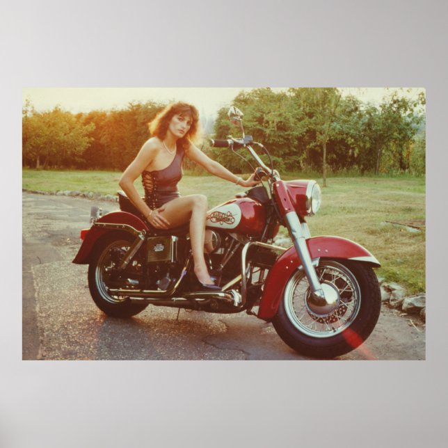 Motorrad-Pinup-Girl der 1980er Poster (Vorne)