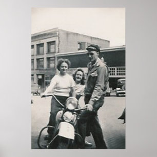 Motorrad-Typ und 2 Mädchenplakat Poster