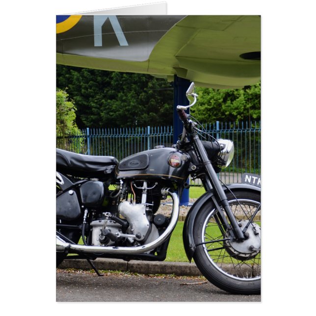Motorrad und Spitfire (Vorne)