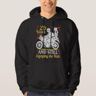 Motorradfahrer heiraten 26 Jahre und geniessen imm Hoodie