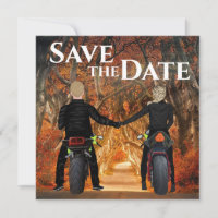 Motorradfahrer-Hochzeit im Herbstwald