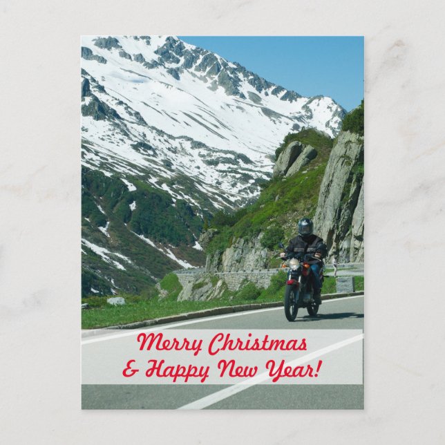Motorradfahrer in schneebedeckten Bergen Weihnacht Postkarte (Vorderseite)