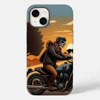 Motorradfahrer mit Skulptur