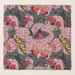 Motten auf rosa Hydrangea Schal<br><div class="desc">Handgezeichnete Vektorgrafik mit verschiedenen Motten auf blauen Hydrangea-Blume</div>
