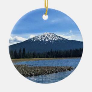Mount Bachelor am Hosmer Lake, OR Keramik Ornament