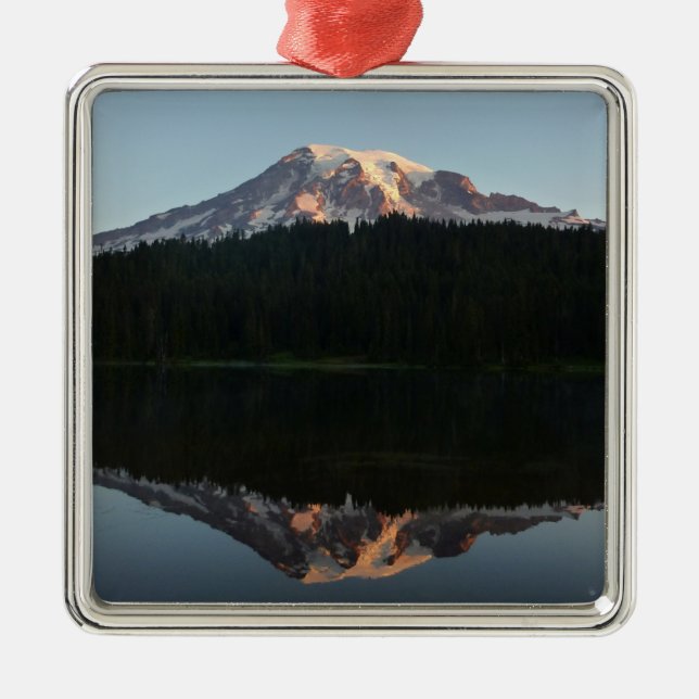 Mount Rainier reflektiert Sonnenaufgang I Ornament Aus Metall (Vorne)