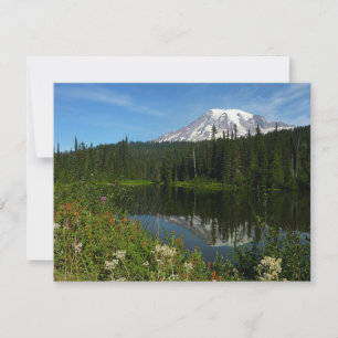 Mount Rainier Seereflektion mit Wildblumen