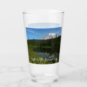 Mount Rainier Seereflektion mit Wildblumen Glas