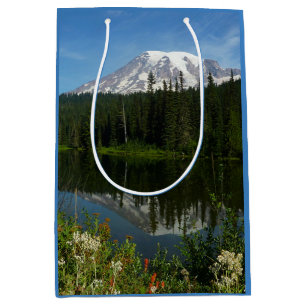 Mount Rainier Seereflektion mit Wildblumen Mittlere Geschenktüte