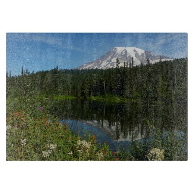 Mount Rainier Seereflektion mit Wildblumen Schneidebrett (Vorderseite)