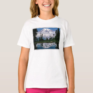 Mount Rainier Spiegelung in einem Bergteich T-Shirt
