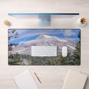 Mount Rainier und Wolken Landschaft Schreibtischunterlage
