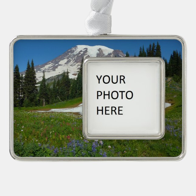 Mount Rainier, Wildblumen und Schnee Rahmen-Ornament Silber (Vorderseite)