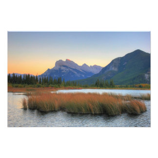 Mount Rundle und Vermilion Lake Sunset Fotodruck