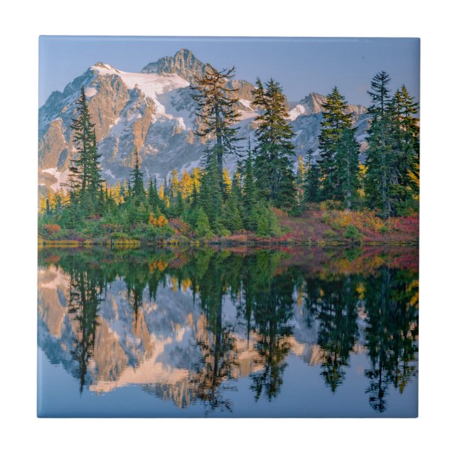 Mount Shuksan gespiegelt im Reflection Lake Fliese (Vorderseite)