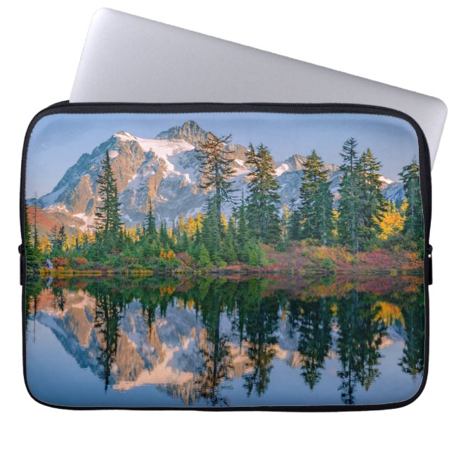 Mount Shuksan gespiegelt im Reflection Lake Laptopschutzhülle (Vorderseite)