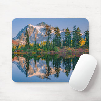 Mount Shuksan gespiegelt im Reflection Lake Mousepad