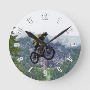Mountain Air - BMX Rider Throw Kissen Runde Wanduhr