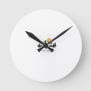 Mountain Nature Throw Kissen - Mehr Natur Weniger Runde Wanduhr