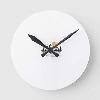 Mountain Nature Throw Kissen - Mehr Natur Weniger Runde Wanduhr
