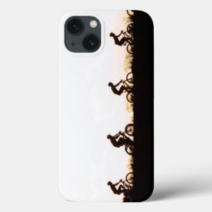 Mountainbike-Fahrer machen sich über die Talsperr iPhone 13 Hülle