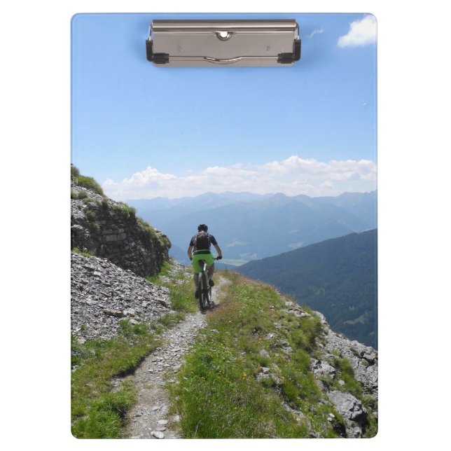 Mountainbiken auf dem Land Klemmbrett (Vorderseite)