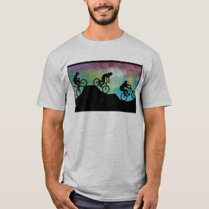 Mountainbiker gegen den Sonnenuntergang T-Shirt