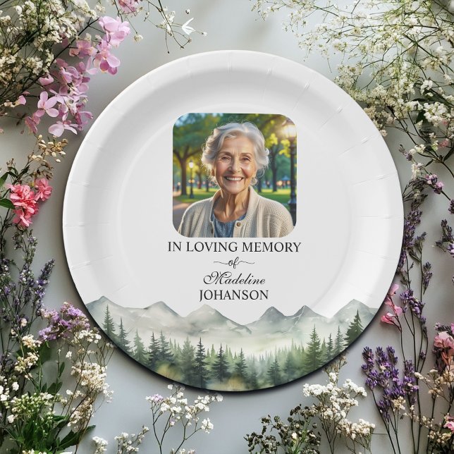 Mountains and Trees Celebration Of Life Funeral Pappteller (Von Creator hochgeladen)