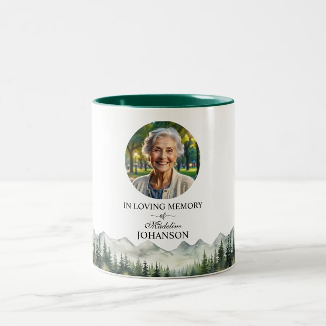 Mountains and Trees Celebration Of Life Keepsake Zweifarbige Tasse (Mittel)