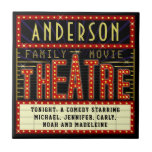Movie Theater Marquee Zuhause Cinema | PERSONALISI Fliese<br><div class="desc">Genießen Sie stilvolle Familienabende mit diesem originalen Untersetzer aus Theater- und Theaterfliesen. Dieses personalisierte Design, das wie ein Retro-Kinomarquee mit Imitat-Lichtern und viel Funkeln aussieht, ist das perfekte Accessoire für jeden Film. Die Hauptfarben sind rot, gold und schwarz. Alle Texte können personalisiert sein, außer das Wort "Theater". Das Namensfeld ist...</div>