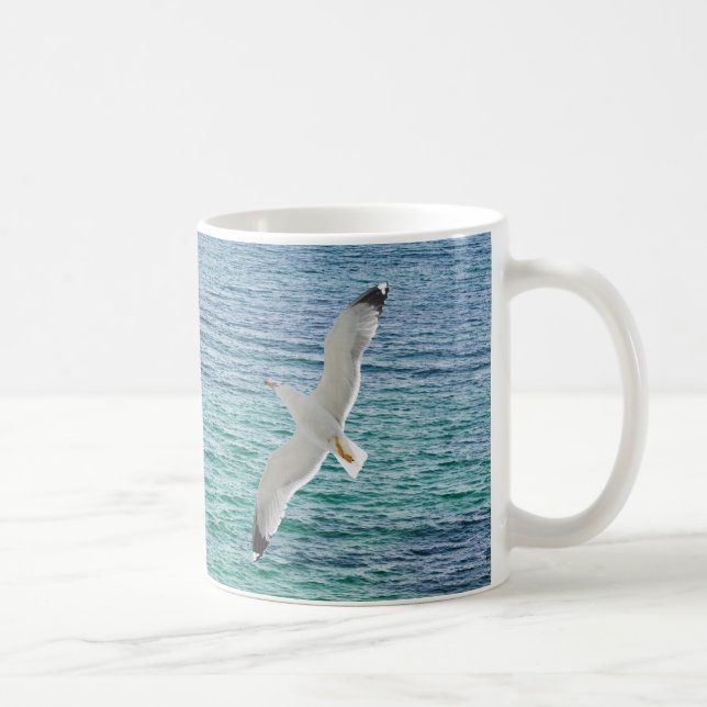 Möwe über dem Meer Tasse (Rechts)