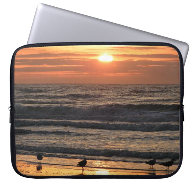 Möwen am Meer bei Sonnenuntergang Laptopschutzhülle (Vorderseite)