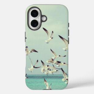 Möwen, die über den Ozean fliegen iPhone 16 Hülle