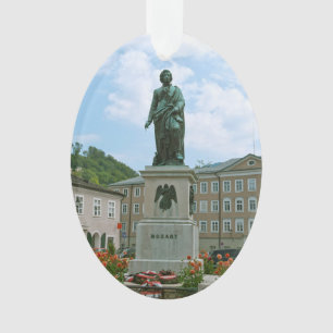 Mozart-Statue in Salzburg Ornament